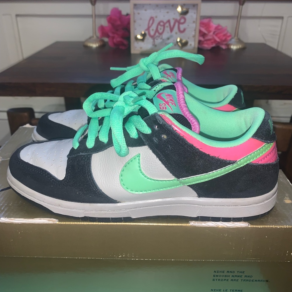 Nike SB Dunk Low Pro “ Poison “ size 5 men’s OG box included. RARE